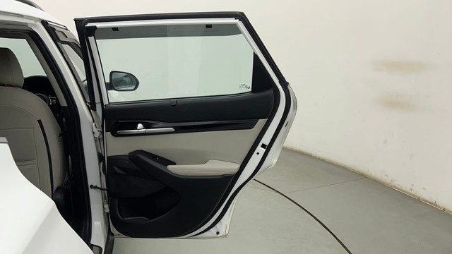 Second-hand 2022 Kia Seltos HTX IVT for sale in Thane-35