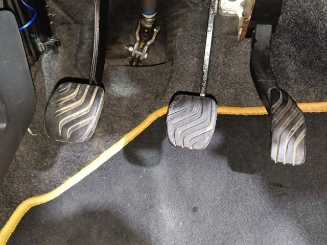 Second-hand 2016 Renault KWID RXT for sale in Kochi-14