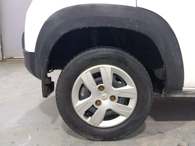 Second-hand 2016 Renault KWID RXT for sale in Kochi-18