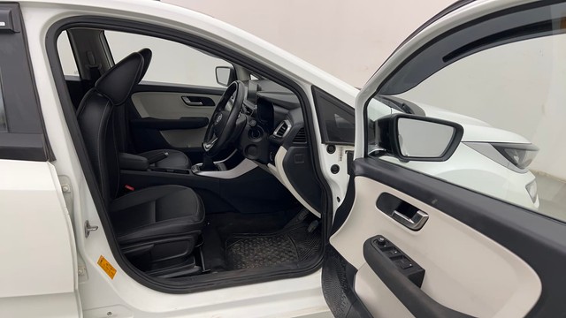 Second-hand 2022 Tata Altroz XZ Plus for sale in Thane-15