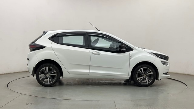 Second-hand 2022 Tata Altroz XZ Plus for sale in Thane-2