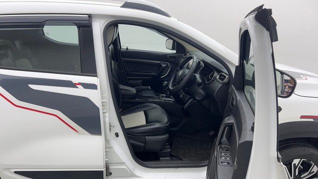 Second-hand 2022 Renault Kiger RXZ for sale in Noida-15