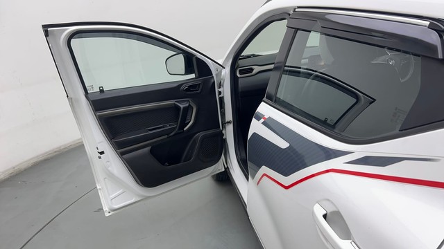 Second-hand 2022 Renault Kiger RXZ for sale in Noida-33