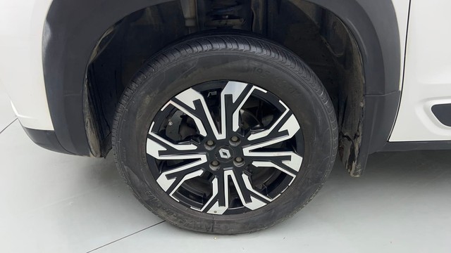 Second-hand 2022 Renault Kiger RXZ for sale in Noida-20