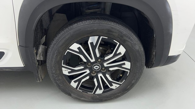 Second-hand 2022 Renault Kiger RXZ for sale in Noida-17