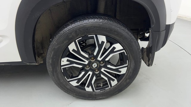 Second-hand 2022 Renault Kiger RXZ for sale in Noida-19