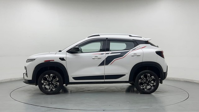 Second-hand 2022 Renault Kiger RXZ for sale in Noida-6