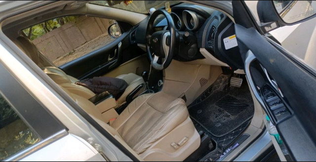 Second-hand 2017 Mahindra XUV500 AT W10 AWD for sale in Gautam Buddha Nagar-4