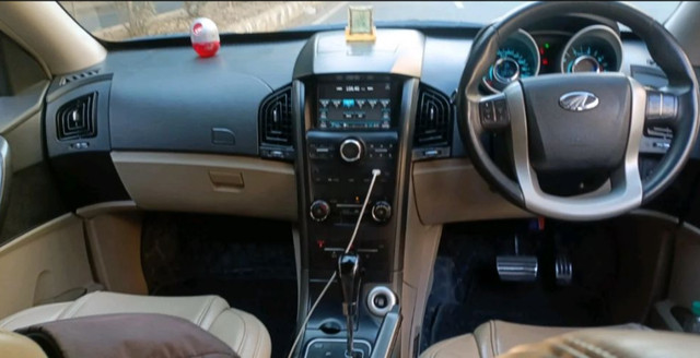 Second-hand 2017 Mahindra XUV500 AT W10 AWD for sale in Gautam Buddha Nagar-5