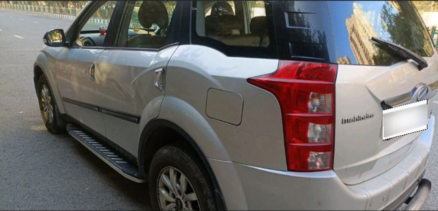 Second-hand 2017 Mahindra XUV500 AT W10 AWD for sale in Gautam Buddha Nagar-7