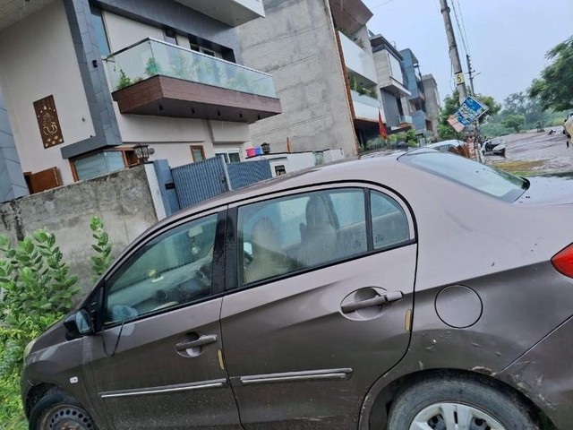 Honda Amaze S i-Dtech Second-hand 2014 Honda Amaze S i-Dtech for sale in Hisar-3