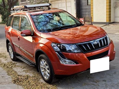2017 Mahindra XUV500 R W10 FWD