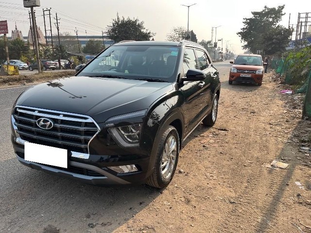 Second-hand 2023 Hyundai Creta SX for sale in Hooghly-3