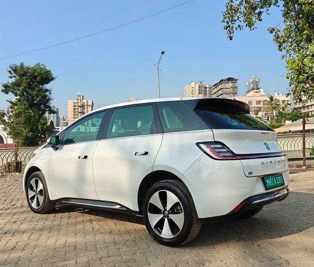 Second-hand 2024 MG Windsor EV Exclusive for sale in Mumbai-1