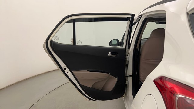 Second-hand 2014 Hyundai Grand i10 1.2 Kappa Asta for sale in Pune-36