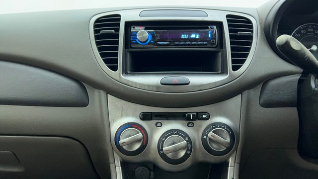 Second-hand 2015 Hyundai i10 Magna 1.1 for sale in Ahmedabad-37