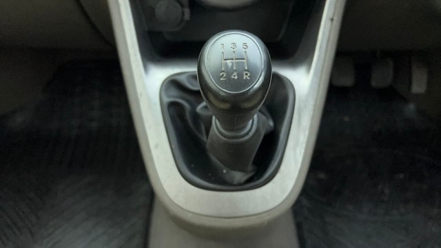 Second-hand 2015 Hyundai i10 Magna 1.1 for sale in Ahmedabad-12