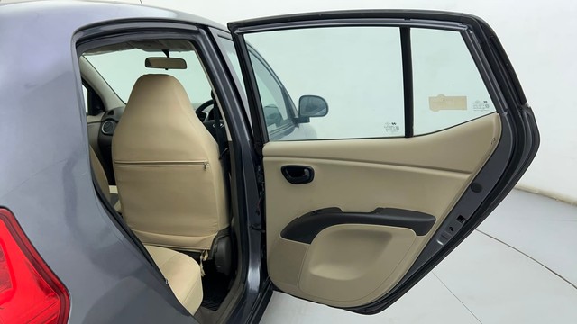 Second-hand 2015 Hyundai i10 Magna 1.1 for sale in Ahmedabad-27
