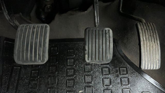 Second-hand 2015 Hyundai i10 Magna 1.1 for sale in Ahmedabad-14