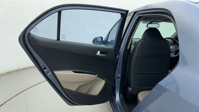 Second-hand 2016 Hyundai Xcent Petrol for sale in Ahmedabad-35