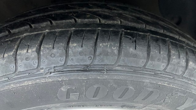 Second-hand 2016 Hyundai Xcent Petrol for sale in Ahmedabad-24