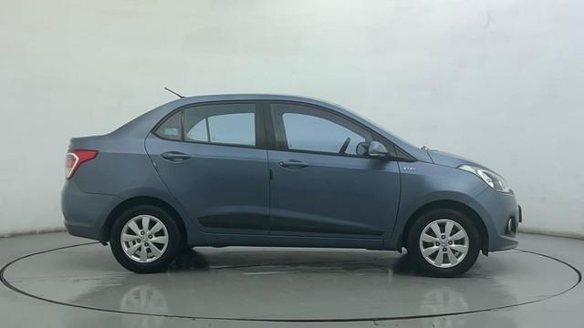 Second-hand 2016 Hyundai Xcent Petrol for sale in Ahmedabad-2