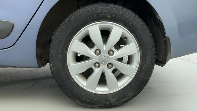 Second-hand 2016 Hyundai Xcent Petrol for sale in Ahmedabad-19