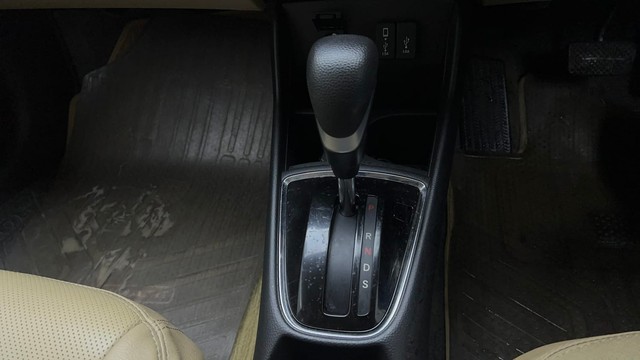 Second-hand 2021 Honda Amaze VX CVT Petrol for sale in Lucknow-12