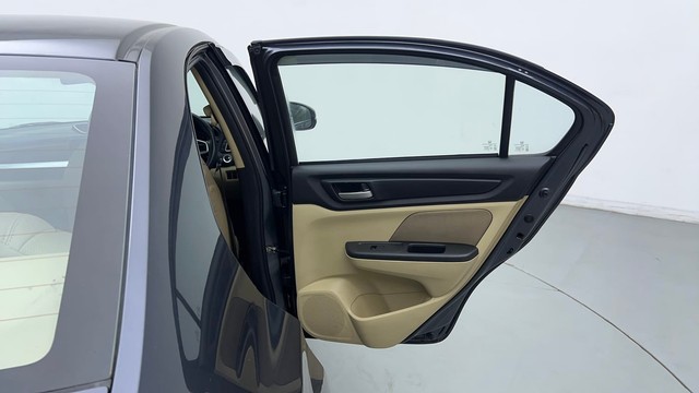 Second-hand 2021 Honda Amaze VX CVT Petrol for sale in Lucknow-28