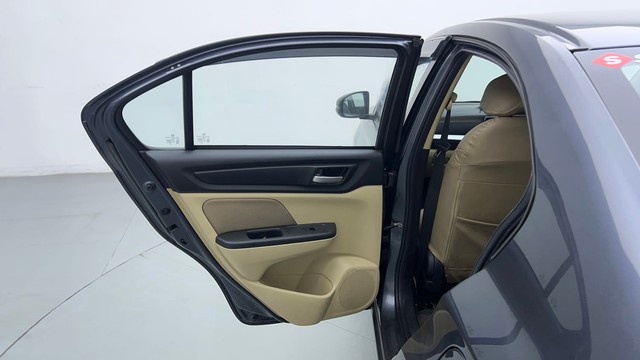 Second-hand 2021 Honda Amaze VX CVT Petrol for sale in Lucknow-31