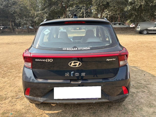 Second-hand 2023 Hyundai Grand i10 Nios Sportz CNG for sale in Lucknow-2