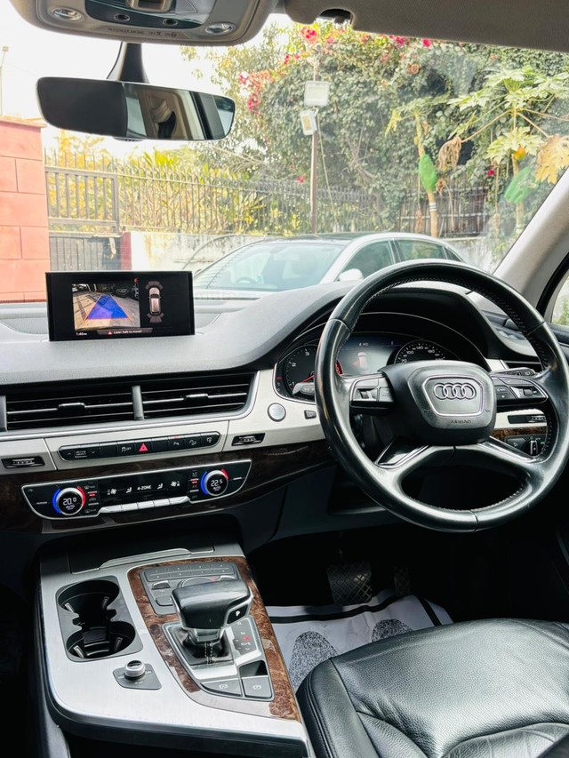 Second-hand 2017 Audi Q7 45 TDI Quattro Premium Plus for sale in Jaipur-10
