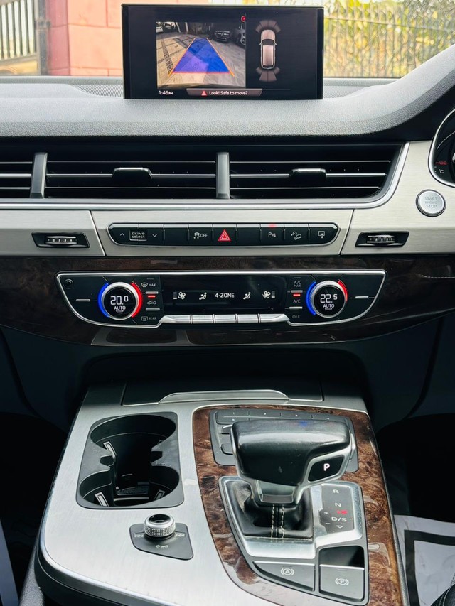 Second-hand 2017 Audi Q7 45 TDI Quattro Premium Plus for sale in Jaipur-11