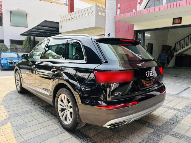 Second-hand 2017 Audi Q7 45 TDI Quattro Premium Plus for sale in Jaipur-18