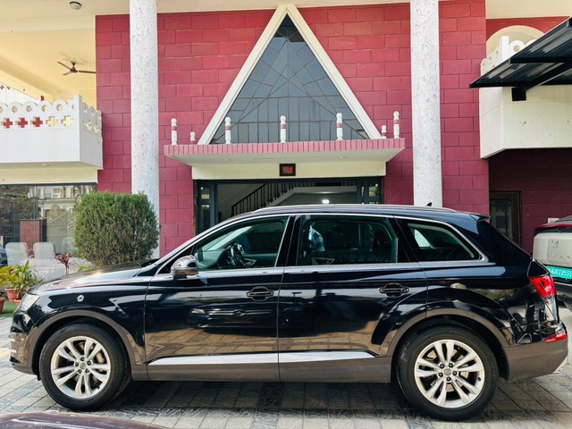 Second-hand 2017 Audi Q7 45 TDI Quattro Premium Plus for sale in Jaipur-16