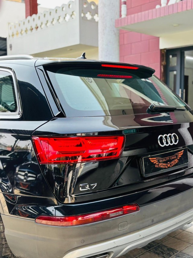 Second-hand 2017 Audi Q7 45 TDI Quattro Premium Plus for sale in Jaipur-19