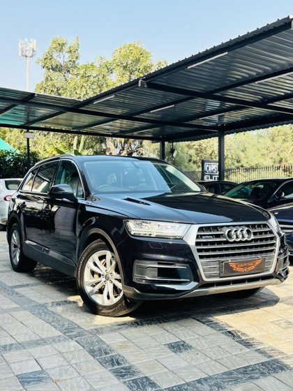 Second-hand 2017 Audi Q7 45 TDI Quattro Premium Plus for sale in Jaipur