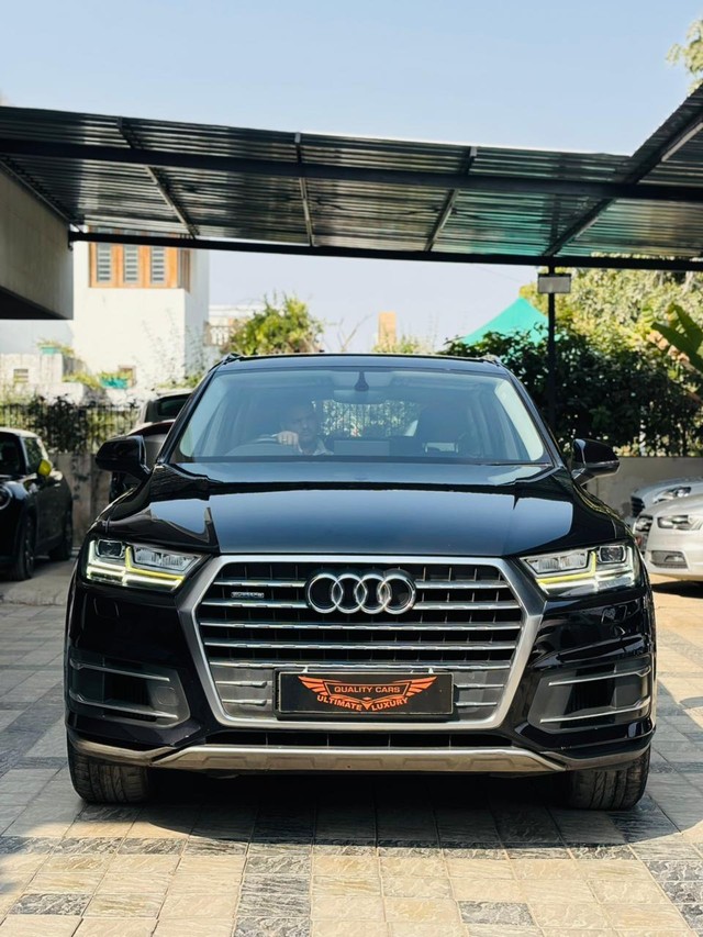 Second-hand 2017 Audi Q7 45 TDI Quattro Premium Plus for sale in Jaipur-4