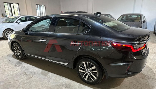 Second-hand 2020 Honda City ZX CVT for sale in Kolkata-6