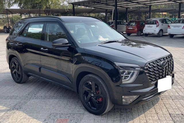 Second-hand 2023 Hyundai Alcazar Platinum AE 7Str Diesel for sale in Indore-7