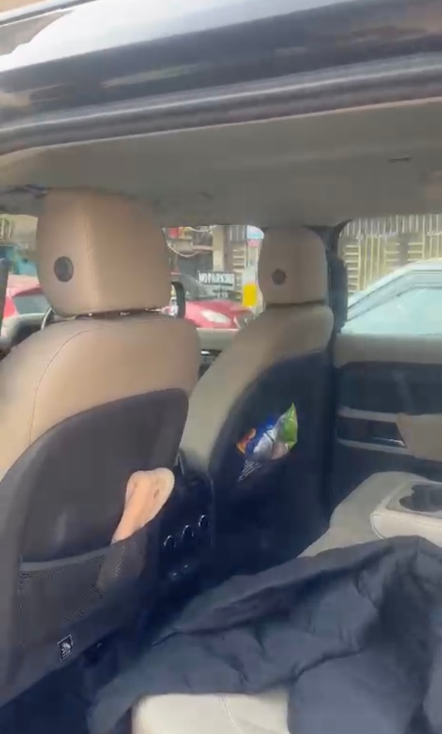 Second-hand 2023 Land Rover Defender 2.0 110 SE for sale in New Delhi-6