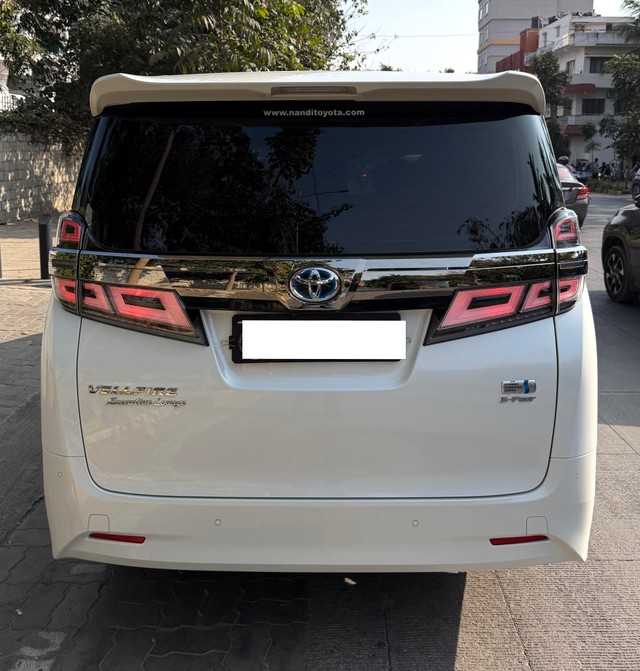 Second-hand 2023 Toyota Vellfire VIP Executive Lounge for sale in Bangalore-2
