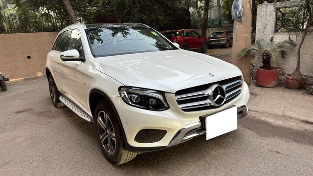Mercedes-Benz GLC 300 4MATIC Second-hand 2016 Mercedes-Benz GLC 300 4MATIC for sale in New Delhi-0