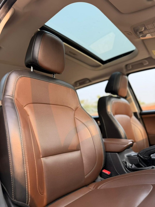 Second-hand 2024 Mahindra Scorpio N Z8 Diesel 4x4 AT for sale in Ahmedabad-6