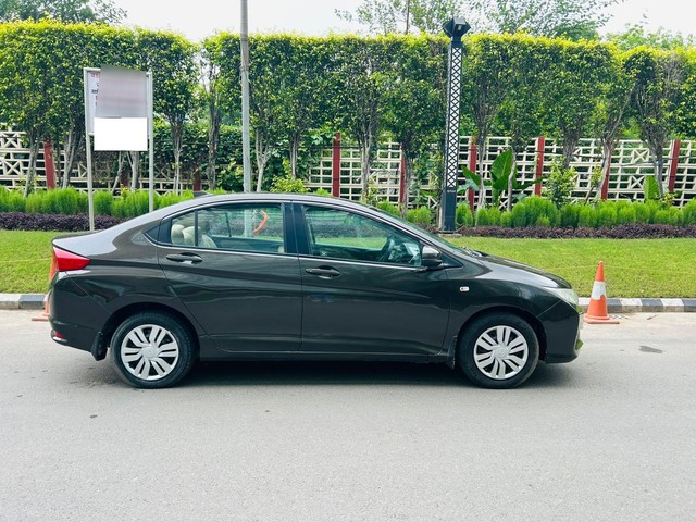 Second-hand 2016 Honda City i VTEC SV for sale in New Delhi-1