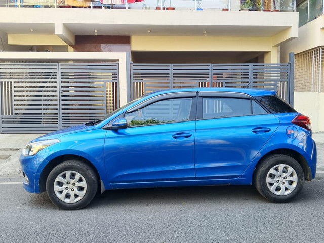 Second-hand 2018 Hyundai i20 1.2 Spotz for sale in Bangalore-2