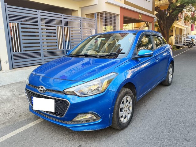 Second-hand 2018 Hyundai i20 1.2 Spotz for sale in Bangalore-3