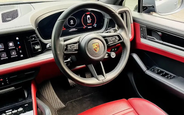 Second-hand 2024 Porsche Cayenne Coupe STD for sale in New Delhi-6