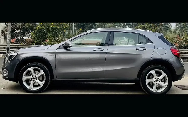 Second-hand 2019 Mercedes-Benz GLA 4MATIC for sale in New Delhi-1