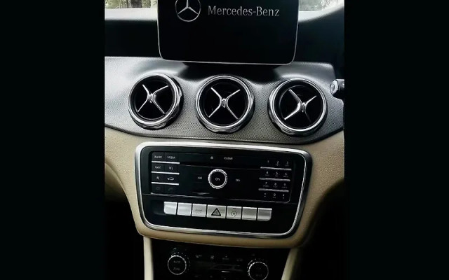 Second-hand 2019 Mercedes-Benz GLA 4MATIC for sale in New Delhi-3